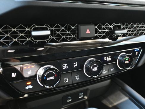 Used 2023 Honda Accord Touring image 17