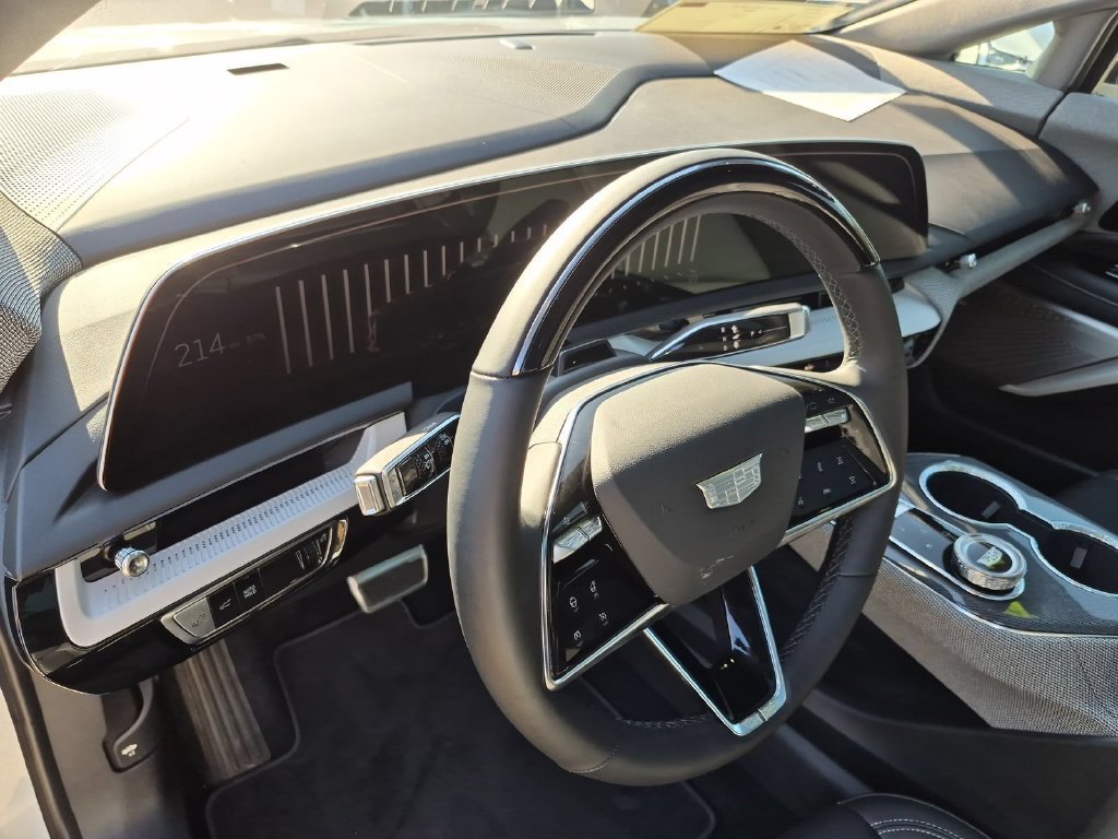 Used 2026 Cadillac Optiq Sport 1 RWD image 2