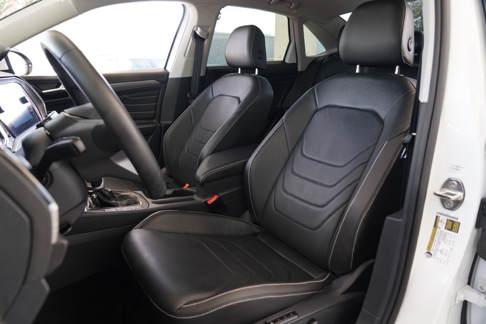 Used 2024 Volkswagen Jetta SEL FWD image 9