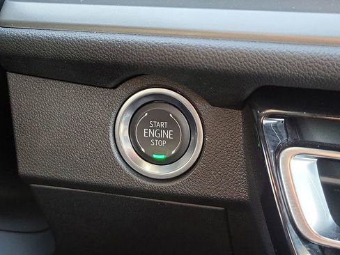 Certified 2025 Chevrolet Traverse LT image 17