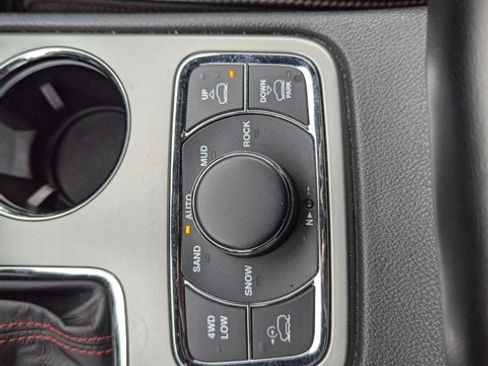 Used 2018 Jeep Grand Cherokee Trailhawk w/ Trailhawk Luxury Group image 17