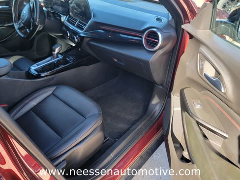 Used 2024 Chevrolet Trax RS w/ Sunroof Package image 9