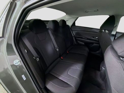 Used 2025 Hyundai Elantra SE image 26