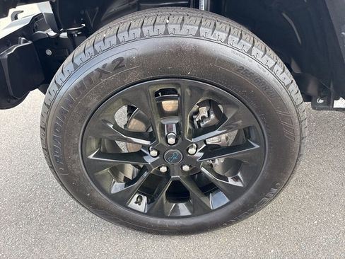 Used 2025 Jeep Wrangler Unlimited Sahara w/ Safety Group image 33