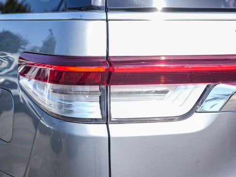 Certified 2024 Lincoln Navigator Premiere AWD/4WD image 12