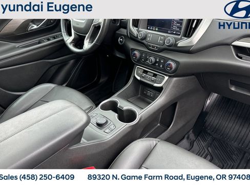 Used 2022 GMC Terrain SLT image 23