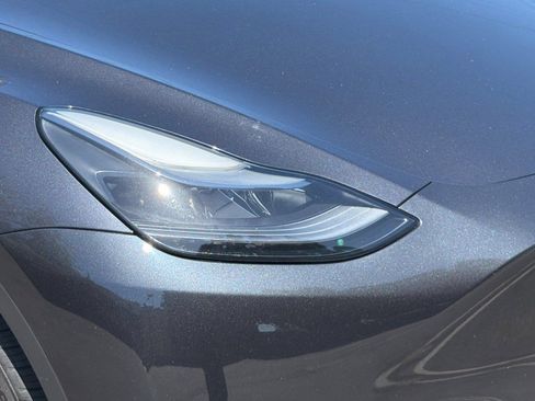 Used 2024 Tesla Model Y Long Range AWD/4WD image 12