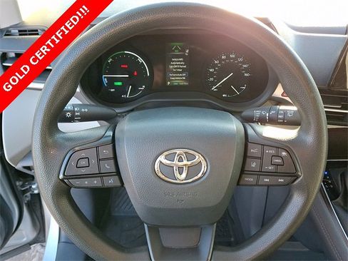 Certified 2023 Toyota Sienna LE image 20