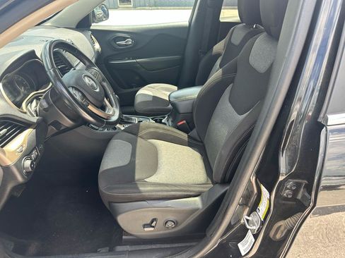 Used 2014 Jeep Cherokee Latitude w/ Comfort/Convenience Group FWD image 10