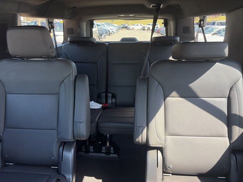 Used 2022 Chevrolet Suburban Z71 AWD/4WD image 24