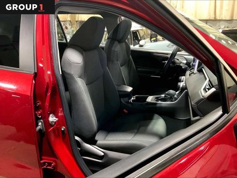 Used 2023 Toyota RAV4 XLE w/ Convenience Package image 9
