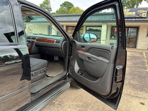 Used 2013 Chevrolet Suburban LS w/ Texas Edition RWD image 31