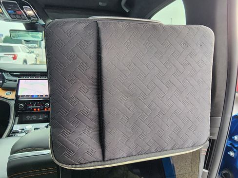 Used 2023 Jeep Grand Cherokee L Summit image 18