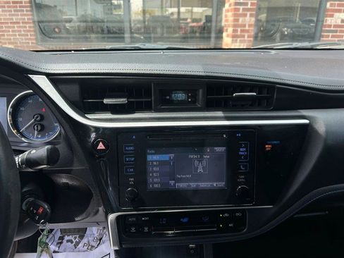 Used 2018 Toyota Corolla SE w/ Carpet Mat Package (TMS) image 13