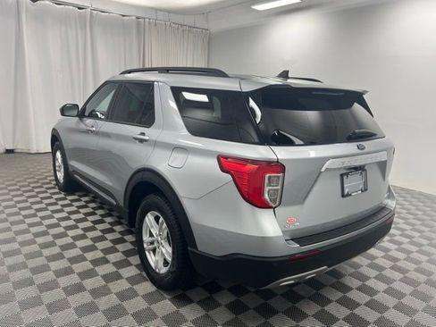 Used 2023 Ford Explorer XLT w/ Equipment Group 202A AWD/4WD image 2
