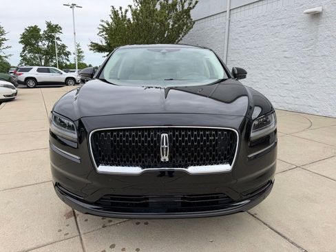 Used 2023 Lincoln Nautilus Reserve AWD/4WD image 2