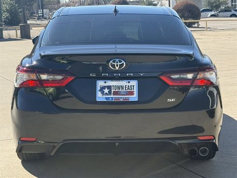 Used 2023 Toyota Camry SE image 6