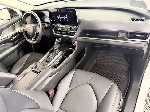 Used 2024 Toyota Grand Highlander XLE image 24