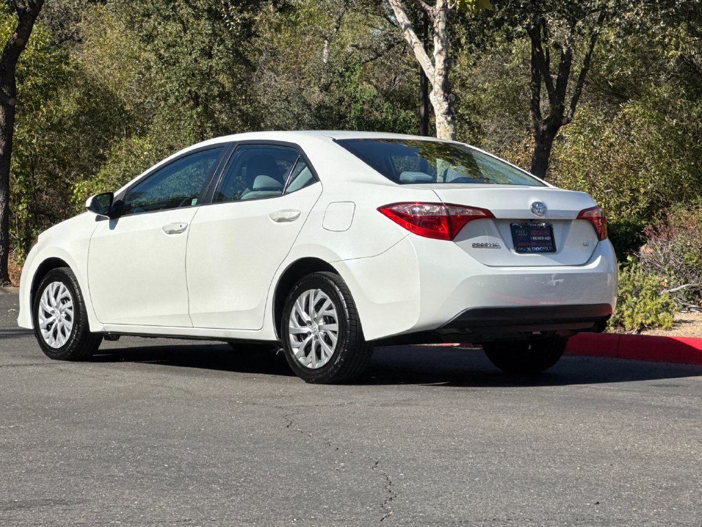 Used 2018 Toyota Corolla LE FWD image 7