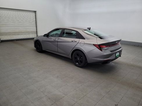 Used 2023 Hyundai Elantra SEL w/ Cargo Package FWD image 3