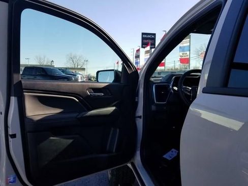 New 2026 GMC Canyon Elevation w/ Convenience Package image 8