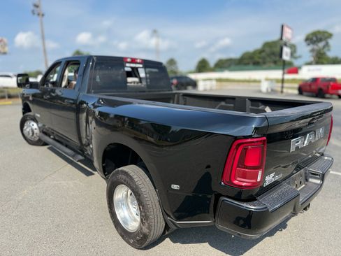 Used 2025 RAM 3500 Laramie AWD/4WD image 16