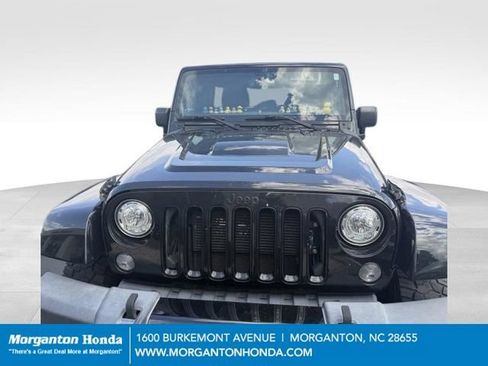 Used 2018 Jeep Wrangler Unlimited Sahara AWD/4WD image 2