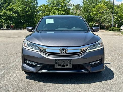 Used 2017 Honda Accord Sport image 8