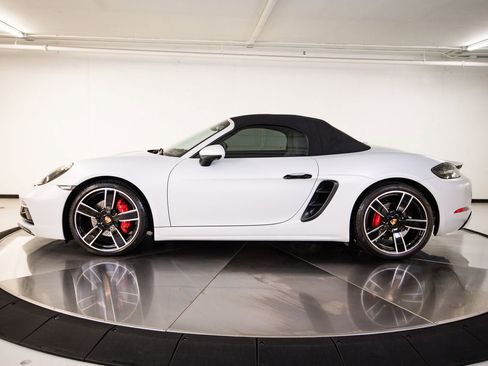 Certified 2024 Porsche 718 Boxster S RWD image 2