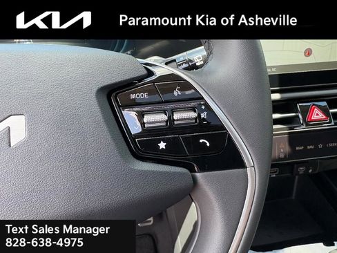 New 2025 Kia Niro EX Touring image 12