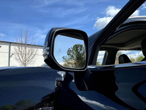 Used 2022 Toyota Highlander XLE image 28