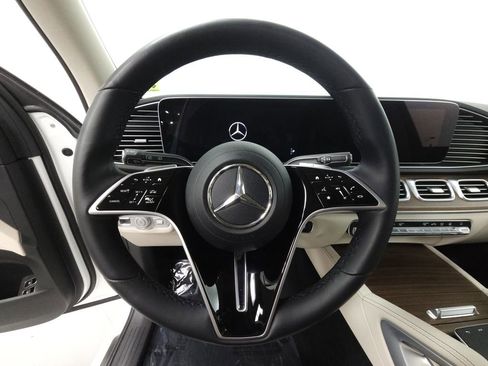 Used 2025 Mercedes-Benz GLE 450e 4MATIC image 12