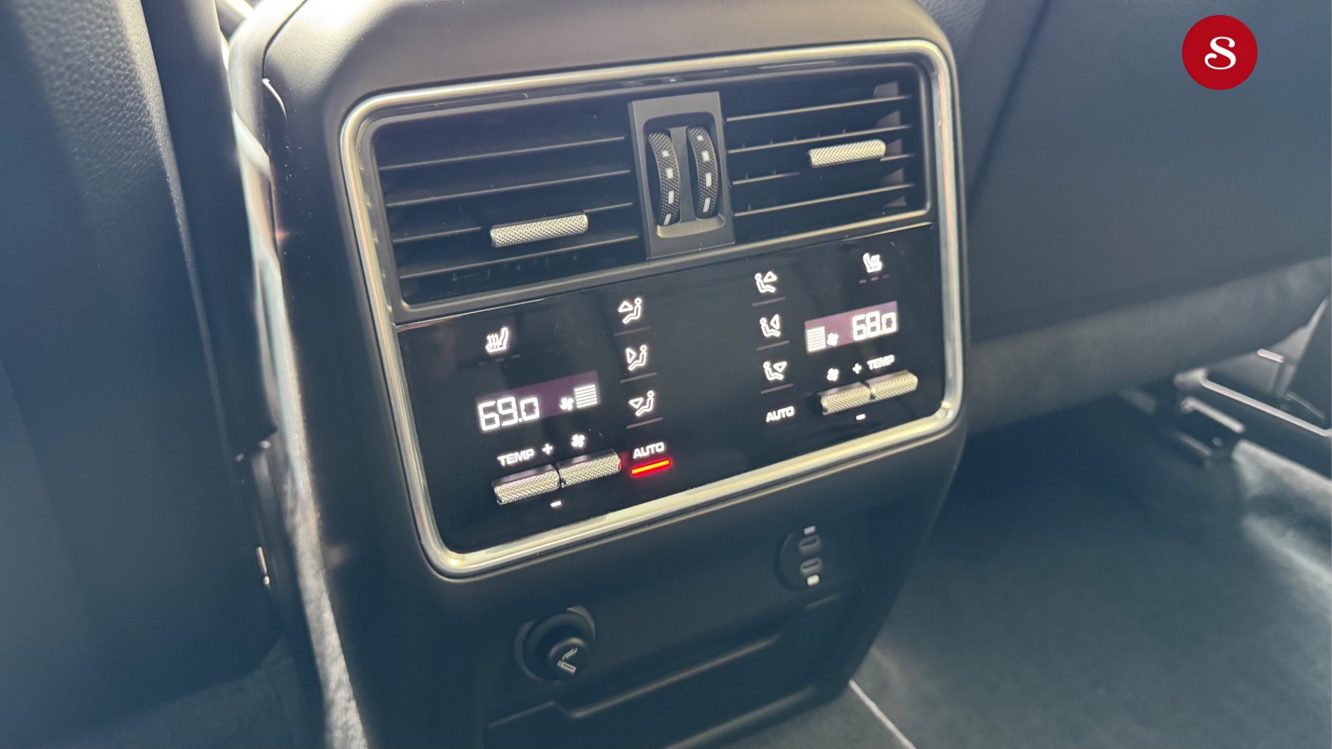 Used 2023 Porsche Cayenne GTS AWD/4WD image 22