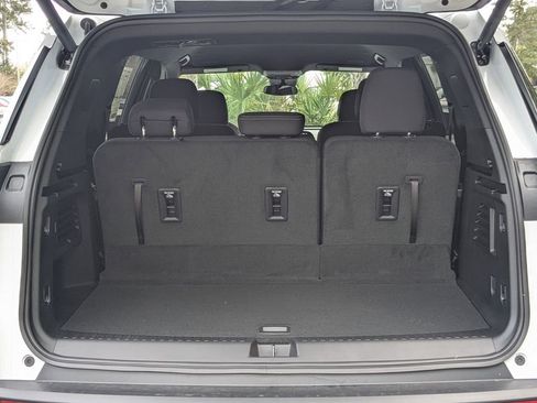 New 2026 Chevrolet Traverse LT image 13