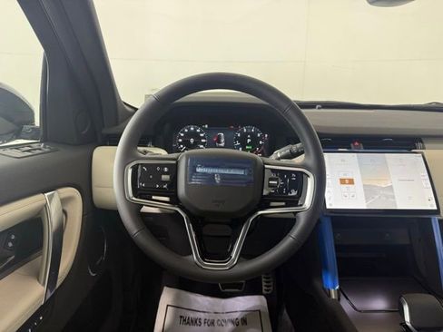 New 2025 Land Rover Discovery Sport Dynamic SE image 20