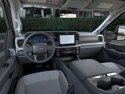 New 2026 Ford F250 XLT w/ XLT Premium Package AWD/4WD image 9