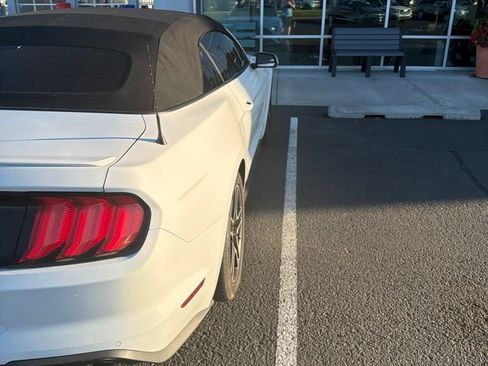 Used 2018 Ford Mustang Premium RWD image 3