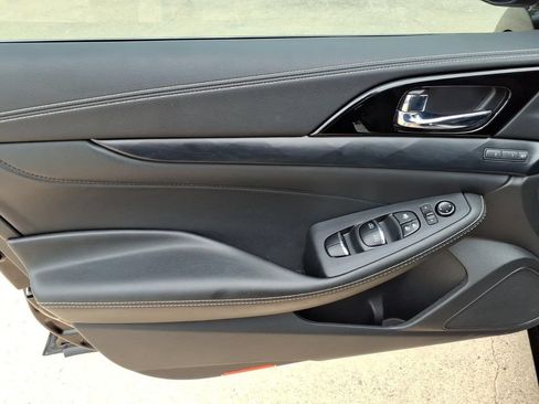 Used 2023 Nissan Maxima Platinum w/ Sport Mat Group FWD image 17