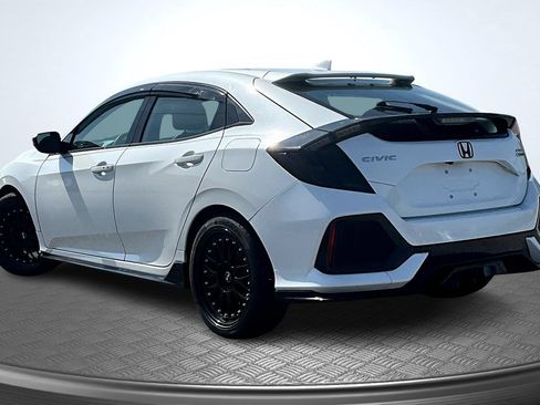 Used 2017 Honda Civic Sport Touring image 4