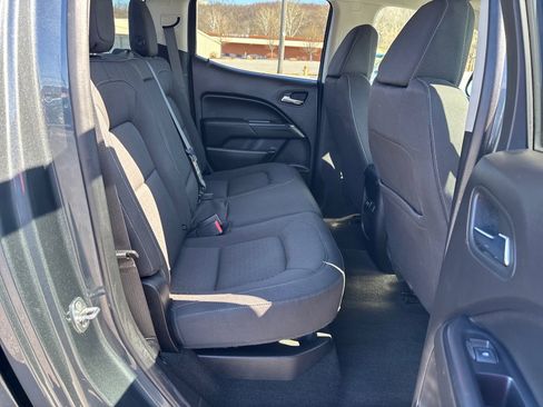 Used 2017 GMC Canyon SLE image 19