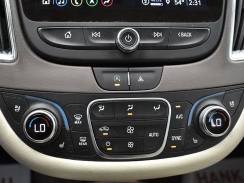 Used 2024 Chevrolet Malibu LT FWD image 32