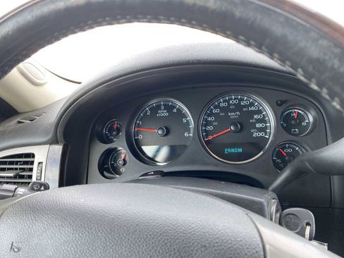 Used 2011 GMC Yukon XL Denali image 14