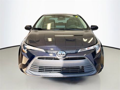 Used 2024 Toyota Corolla LE image 2