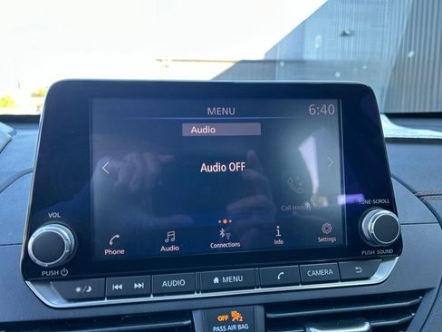 Used 2022 Nissan Altima 2.5 SR w/ Midnight Edition Package FWD image 12