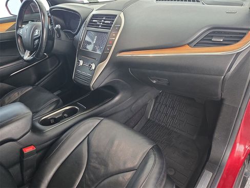 Used 2018 Lincoln MKC Reserve image 35
