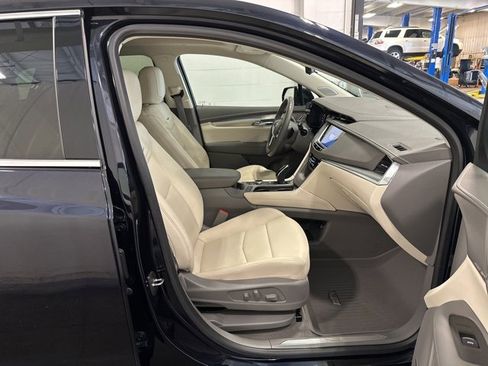 Used 2021 Cadillac XT5 Premium Luxury image 14