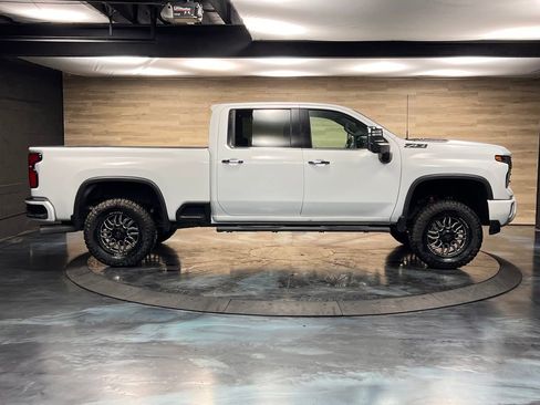 Used 2024 Chevrolet Silverado 2500 LTZ w/ LTZ Plus Package image 30