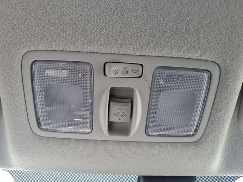 Used 2025 Hyundai Venue SEL FWD image 27