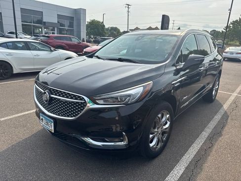 Used 2018 Buick Enclave Avenir w/ Avenir Technology Package AWD/4WD image 3