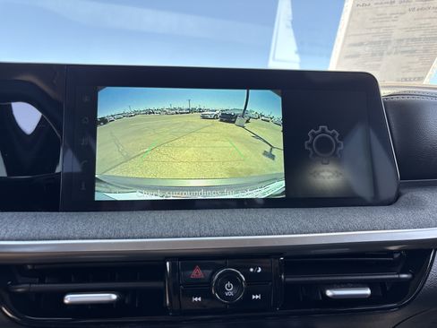 Used 2025 Nissan Kicks SV FWD image 22